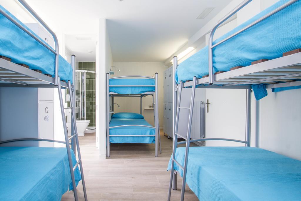 Lekeitio Aterpetxea Hostel Værelse billede